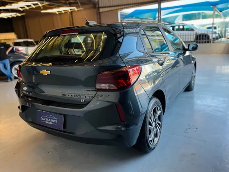 Chevrolet Onix Hatch LT 1.0 12V Flex 5P Mec - foto 3