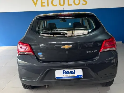 Chevrolet Onix Hatch LT 1.0 8V Flexpower 5P Mec. - foto 5