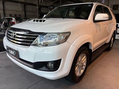 Toyota Hilux SW4 SRV D4-D 4x4 3.0 TDI Dies. Aut
