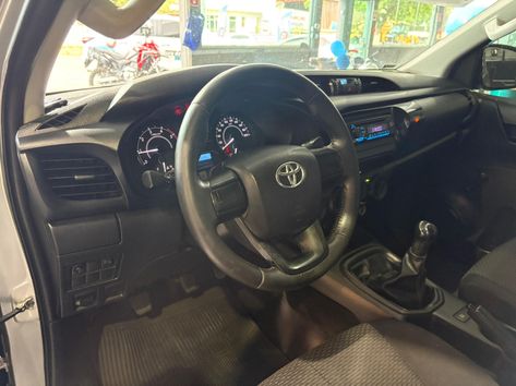 Toyota Hilux CD 4x4 2.8 Diesel Mec.
