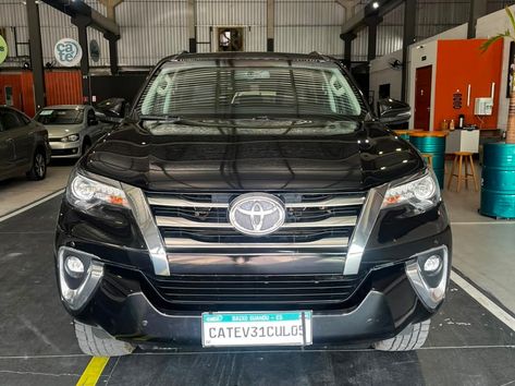 Toyota Hilux SW4 SRX 4x4 2.8 TDI 16V Dies. Aut.