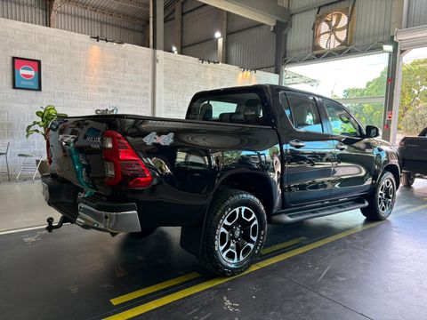Toyota Hilux CD SRX 4x4 2.8 TDI 16V Diesel Aut.