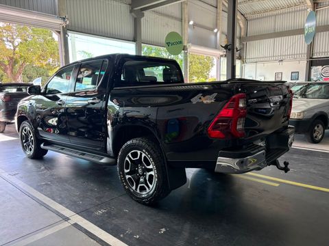 Toyota Hilux CD SRX 4x4 2.8 TDI 16V Diesel Aut.