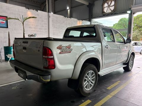 Toyota Hilux CD SRV D4-D 4x4 3.0 TDI Diesel Aut
