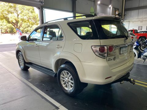 Toyota Hilux SW4 SRV D4-D 4x4 3.0 TDI Dies. Aut