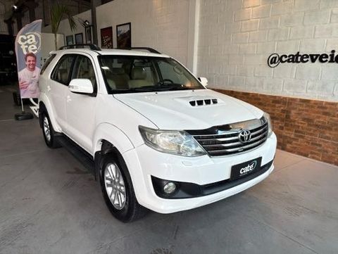 Toyota Hilux SW4 SRV D4-D 4x4 3.0 TDI Dies. Aut