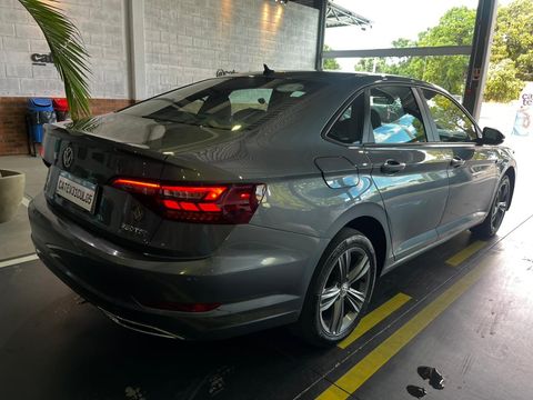 VolksWagen JETTA R-Line 250 TSI 1.4 Flex 16V Aut.