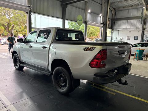 Toyota Hilux CD 4x4 2.8 Diesel Mec.