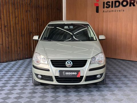 VolksWagen Polo Sedan 1.6 Mi Total Flex 8V 4p