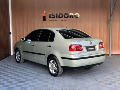 VolksWagen Polo Sedan 1.6 Mi Total Flex 8V 4p