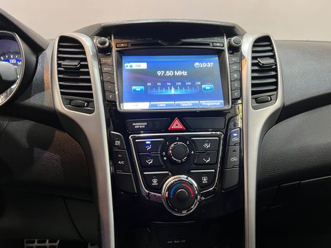 Hyundai i30 1.8 16V Aut. 5p