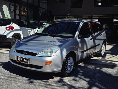 Ford Focus 1.8 16V 5p