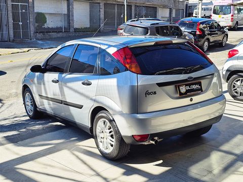 Ford Focus 1.8 16V 5p