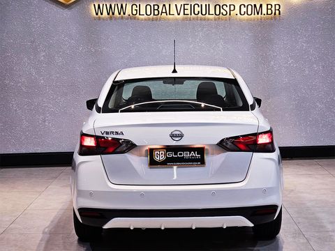 Nissan VERSA Advance 1.6 16V Flex Aut.