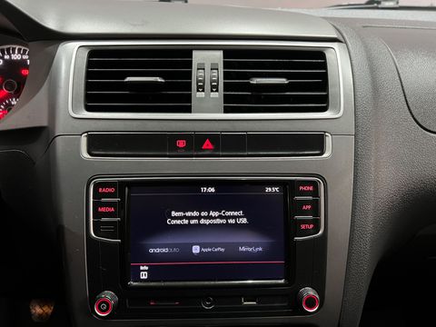 VolksWagen Fox Connect 1.6 Flex 8V 5p