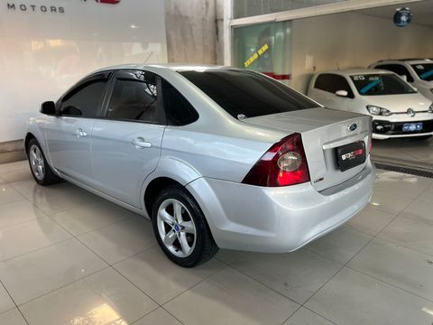 Ford Focus Sedan 2.0 16V/2.0 16V Flex 4p Aut.
