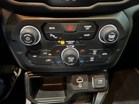 Jeep Renegade Limited 1.8 4x2 Flex 16V Aut.
