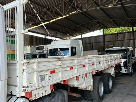 MERCEDES-BENZ L-1620 3-Eixos 2p (diesel)