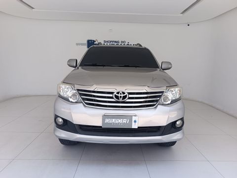 Toyota Hilux SW4 SR 4x2 2.7/ 2.7 Flex 16V Aut.