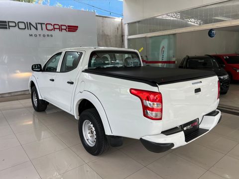 Mitsubishi L200 Tri. Outd. GLX 2.4 CD 4x4 Die. Mec.