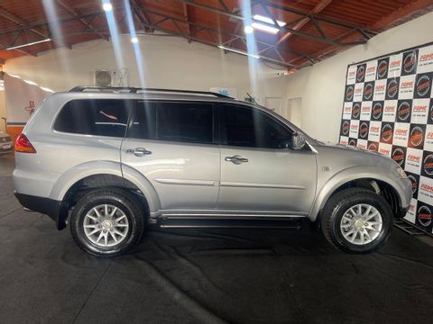 Mitsubishi Pajero DAKAR 3.2 4x4 T.I. Dies. 5p Aut.