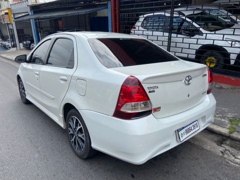 Toyota ETIOS PLATINUM Sed. 1.5 Flex 16V 4p Aut.