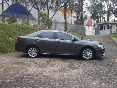 Toyota camry olx