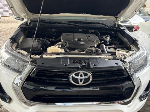 Toyota Hilux CD 4x4 2.8 Diesel Mec.