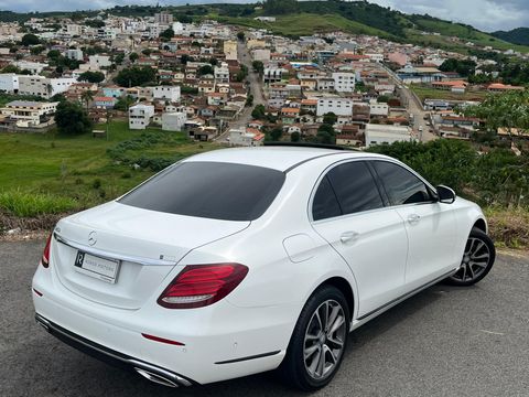 Mercedes E-250 Exclusive 2.0 TB 211cv Aut.