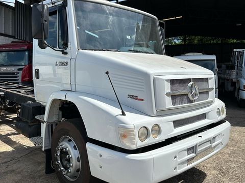 MERCEDES-BENZ L-1620 3-Eixos 2p (diesel)