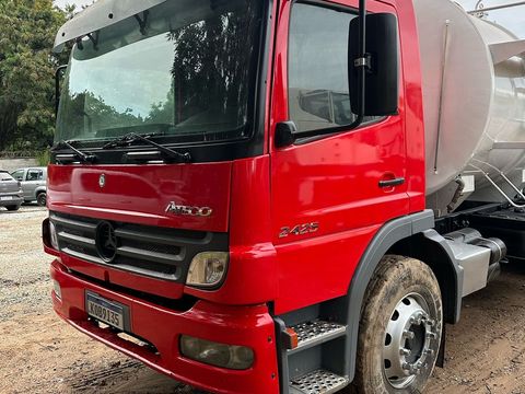 MERCEDES-BENZ Atego 2425 3-Eixos 2p (diesel)