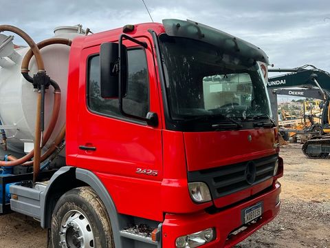 MERCEDES-BENZ Atego 2425 3-Eixos 2p (diesel)