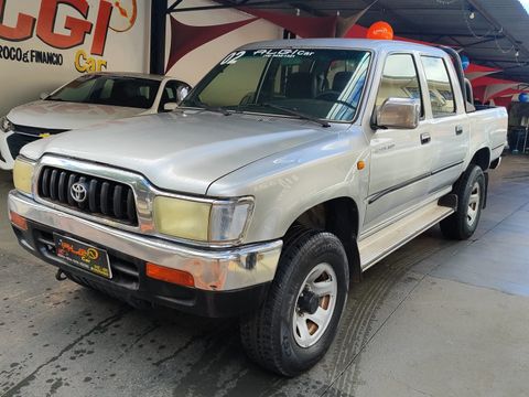 Toyota Hilux CD SRV 4x2 3.0 8V 90cv Diesel