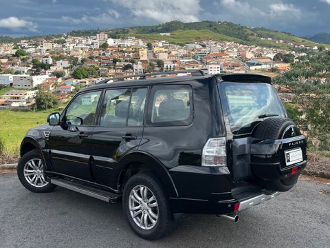 Mitsubishi Pajero HPE Full 3.2 4x4 T.I.Dies. 5p Aut