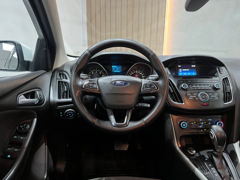 Ford Focus 2.0 16V/SE/SE Plus Flex 5p Aut.