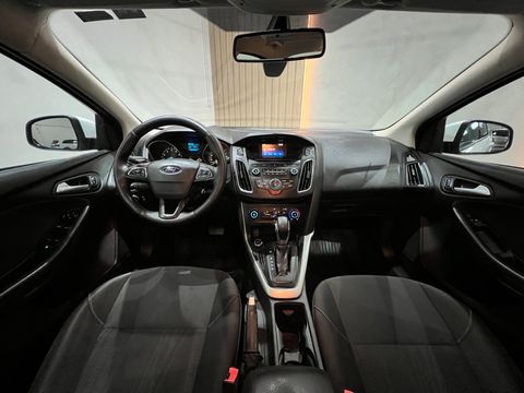 Ford Focus 2.0 16V/SE/SE Plus Flex 5p Aut.