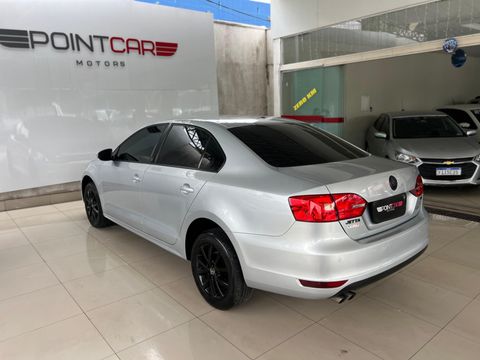 VolksWagen JETTA Comfortline 2.0 T.Flex 8V 4p Tipt.