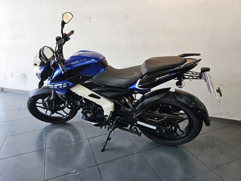 BAJAJ DOMINAR 200