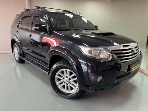 Toyota Hilux SW4 SRV D4-D 4x4 3.0 TDI Dies. Aut