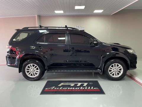 Toyota Hilux SW4 SRV D4-D 4x4 3.0 TDI Dies. Aut