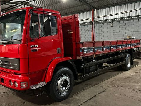 MERCEDES-BENZ 1718 2p (diesel)