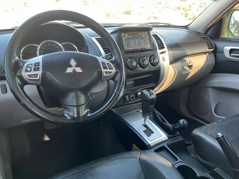 Mitsubishi Pajero DAKAR 3.2 4x4 T.I. Dies. 5p Aut.