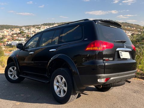 Mitsubishi Pajero DAKAR 3.2 4x4 T.I. Dies. 5p Aut.