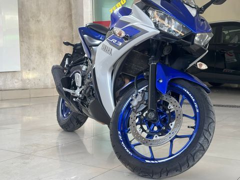 YAMAHA YZF R-3 321/ABS
