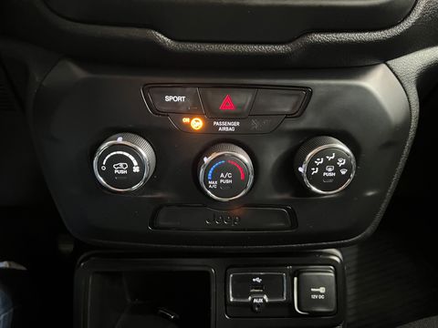 Jeep Renegade Sport 1.8 4x2 Flex 16V Aut.