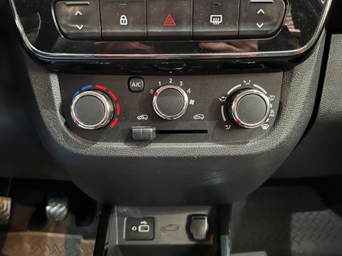 Renault KWID OUTSIDER 1.0 Flex 12V 5p Mec.