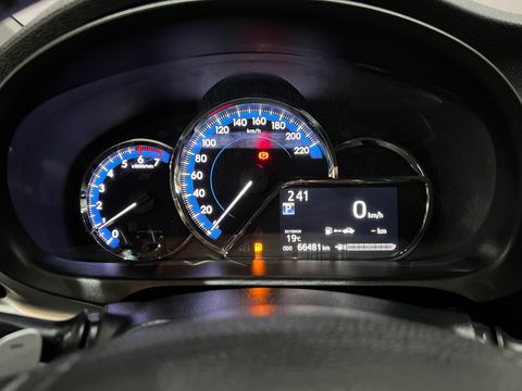 Toyota YARIS XLS Sedan 1.5 Flex 16V 4p Aut.