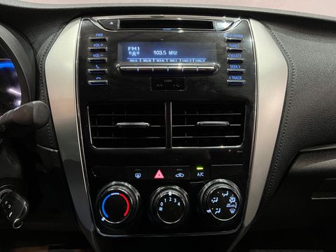 Toyota YARIS XL Live Sedan 1.5 Flex 16V 4p Aut.