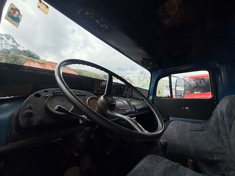 MERCEDES Mercedes-Benz 1513