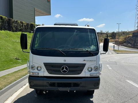 MERCEDES 815